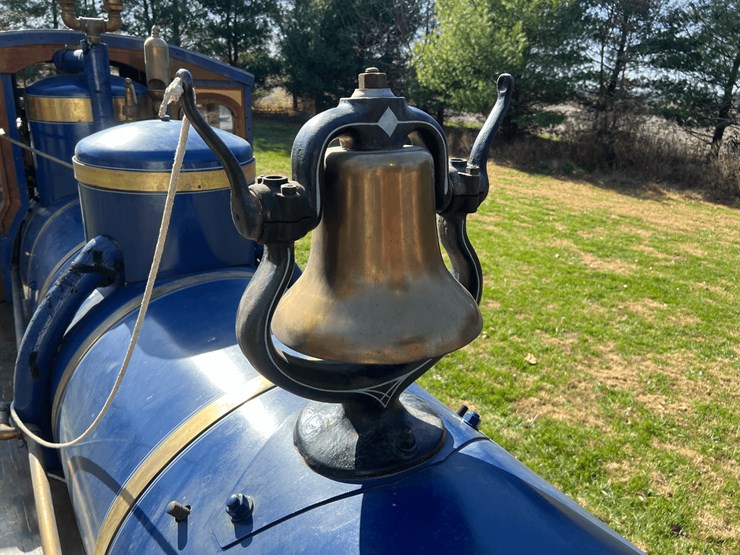frick-steam-locomotive-with-track-image-91
