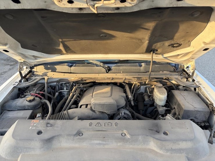 2013-chevrolet-2500-image-18