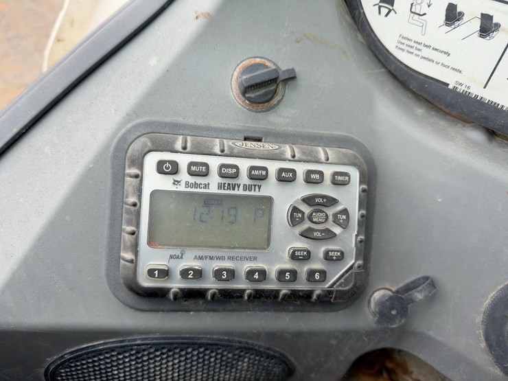 2019-bobcat-s570-image-19