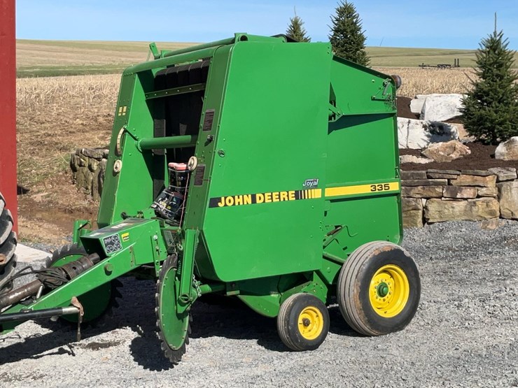 john-deere-335-image-1