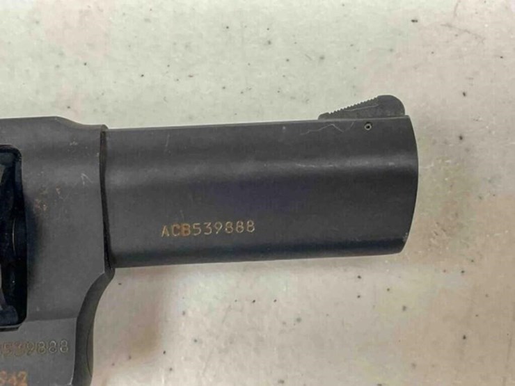 taurus-revolver-image-2