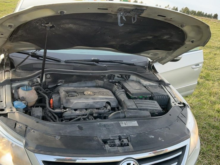 #510-•-2009-volkswagen-passat-image-9