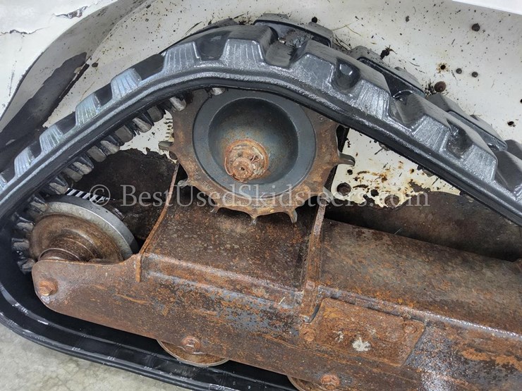 2013-bobcat-t110-image-12