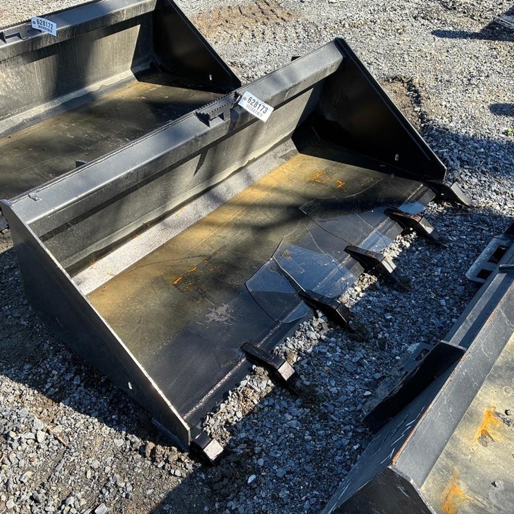 Wildcat 68" Skid Steer Tooth Bucket