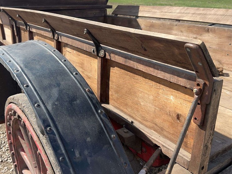 international-highwheeler-image-47