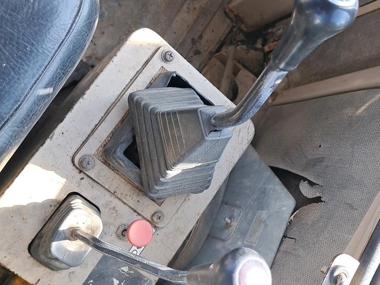 2001-deere-244h-image-20