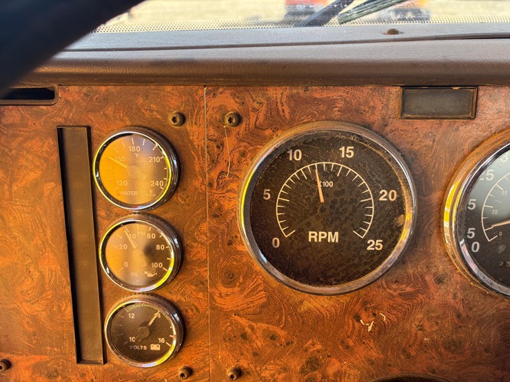 2000-international-9200i-image-18