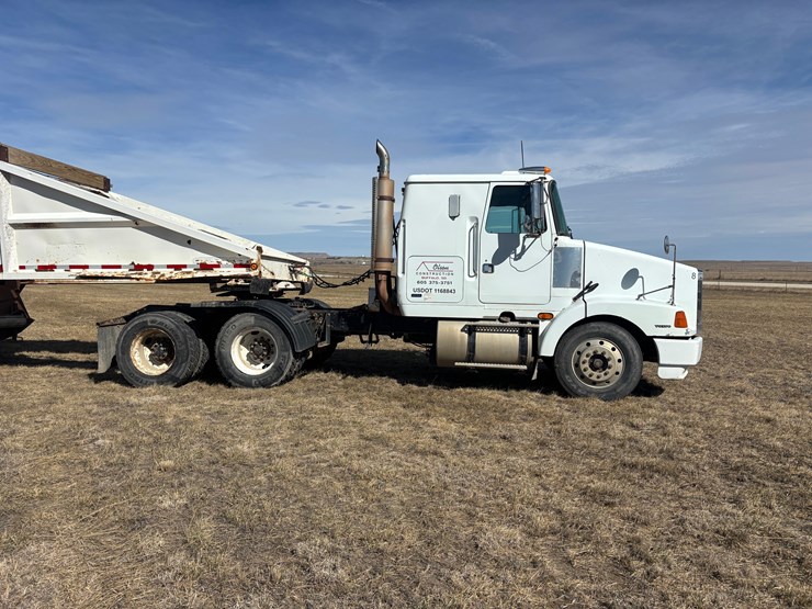 1996-volvo-aero-semi-image-4