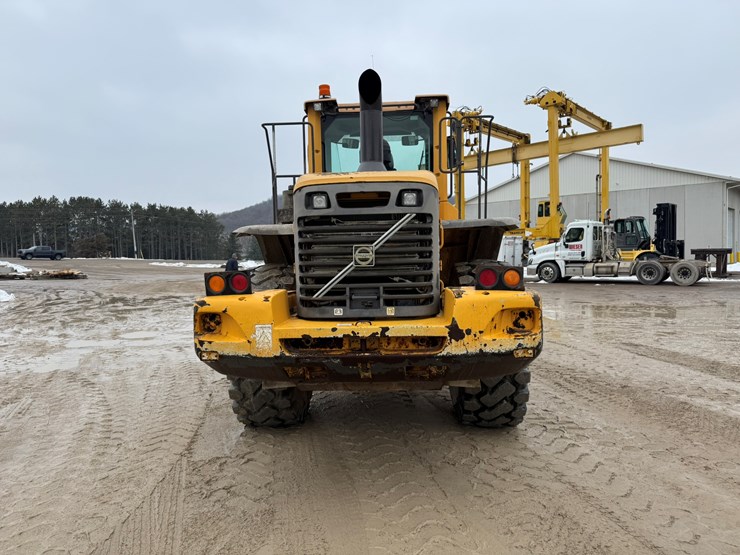 2007-volvo-l120f-image-4