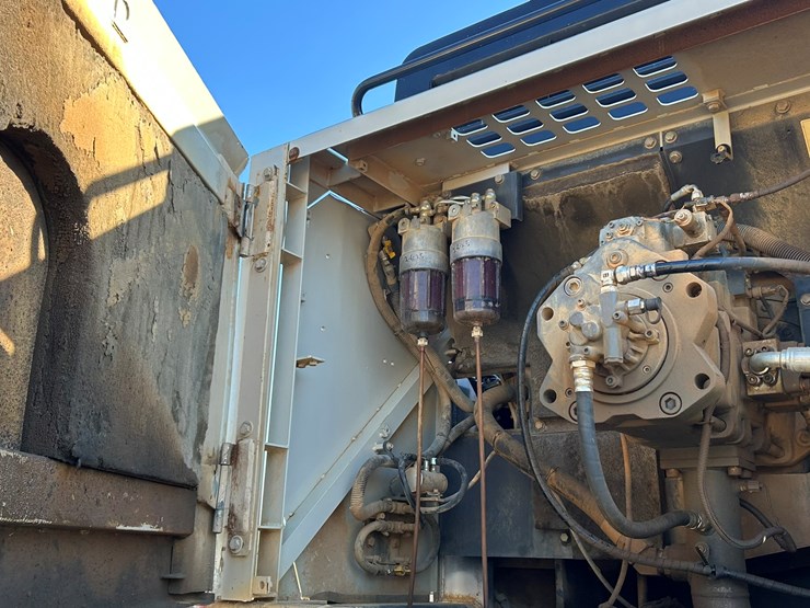 2017-link-belt-700-x2-image-58