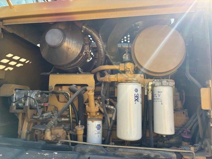 2003-caterpillar-143h-image-26