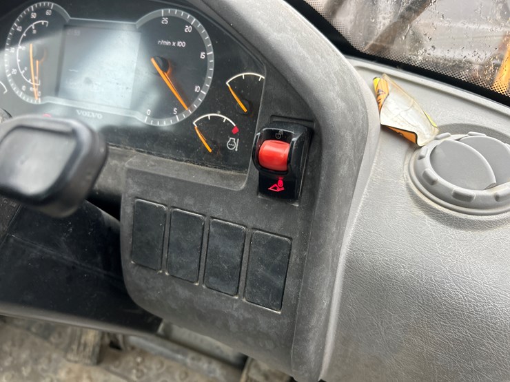 2019-volvo-l90h-image-67