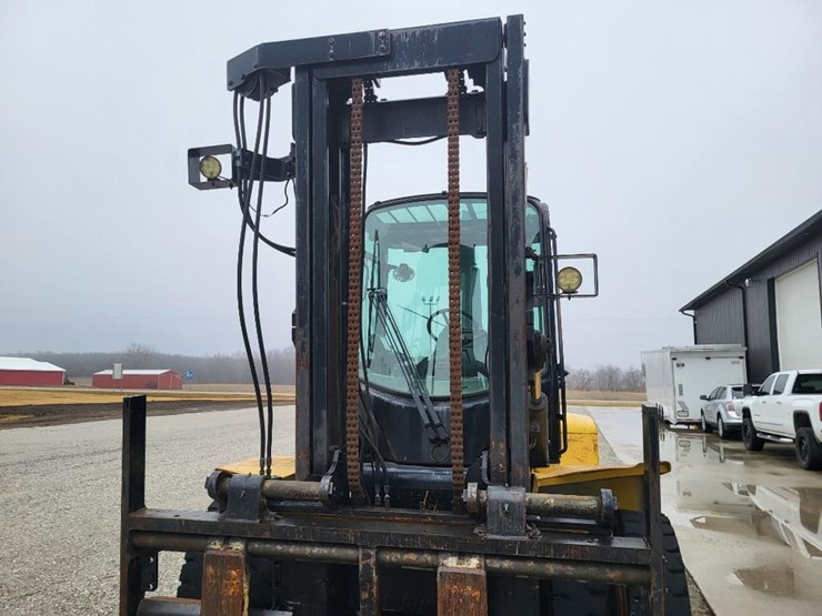2012-yale-forklift-image-11