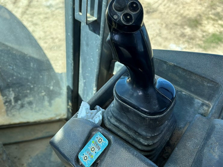 2010-deere-544k-image-73