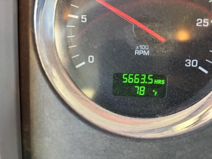 2009-kenworth-t800-image-15