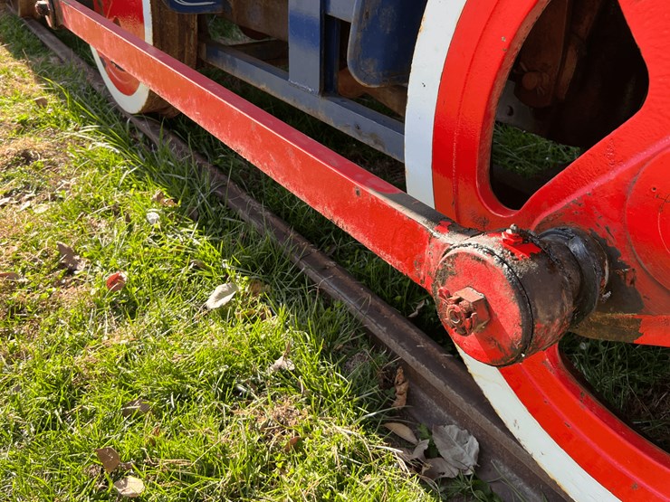 frick-steam-locomotive-with-track-image-46
