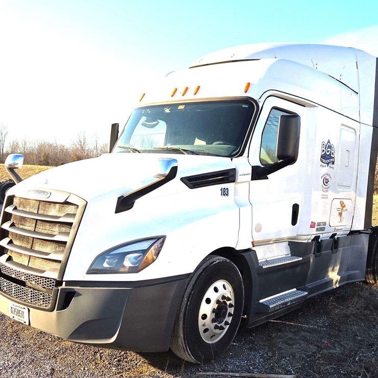 2019 FREIGHTLINER Cascadia 3AKJHHDR0KSKR5281 Mileage: