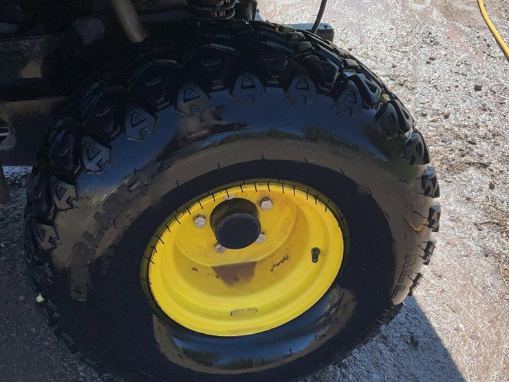 john-deere-gator-image-17