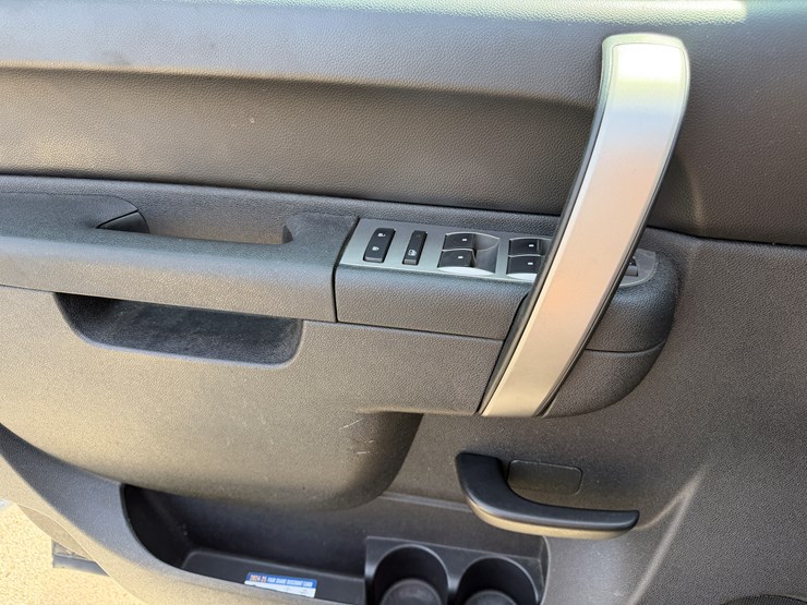 2012-chevrolet-silverado-1500-image-64