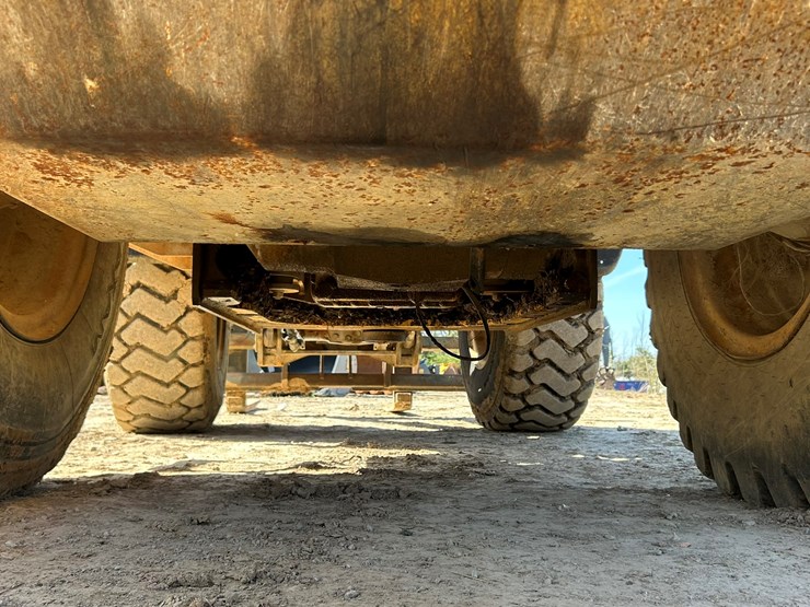 2010-deere-544k-image-58