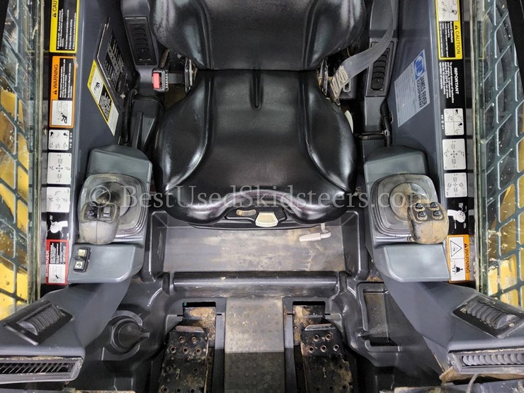 2014-deere-333e-image-26