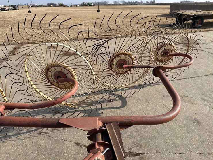 da-co-4-wheel-3pt-rake-image-7