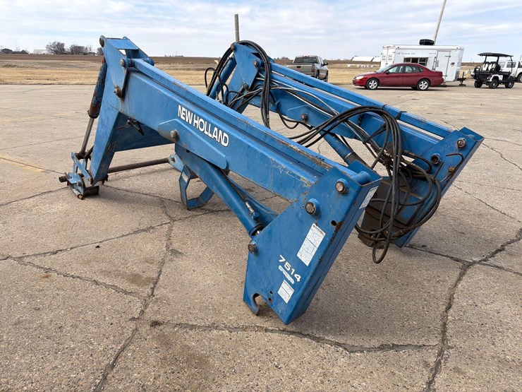 new-holland-7514-image-3