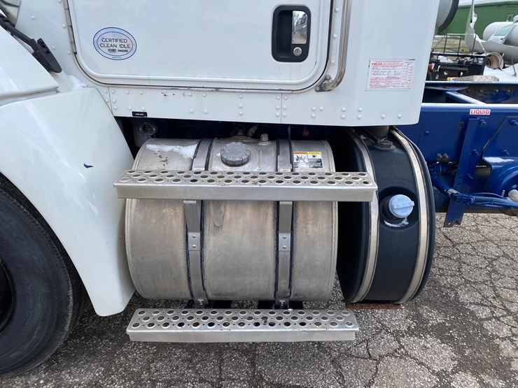 2012-kenworth-t370-image-22