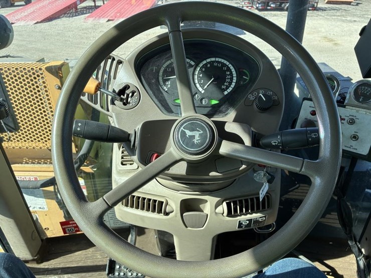 2005-john-deere-7130-image-17