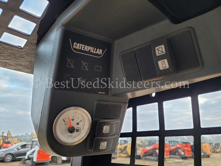 2012-caterpillar-257b3-image-17