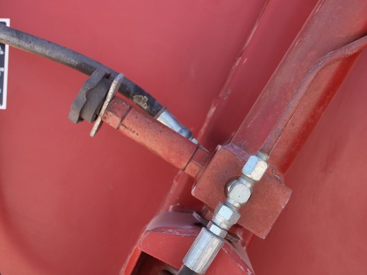 new-holland-664-image-36