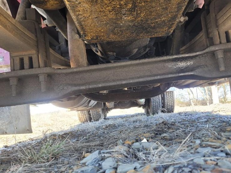 1993-peterbilt-377-image-39