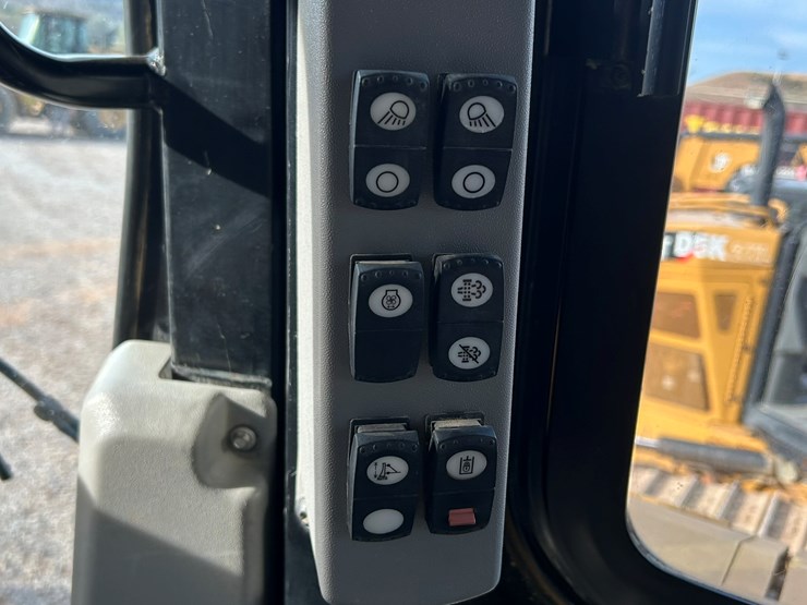 2015-caterpillar-d6t-lgp-image-66