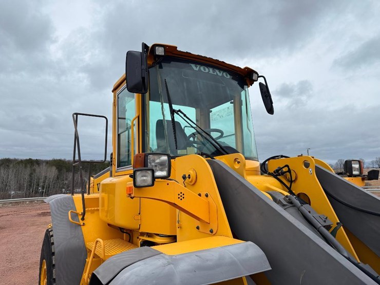 volvo-l120e-image-15