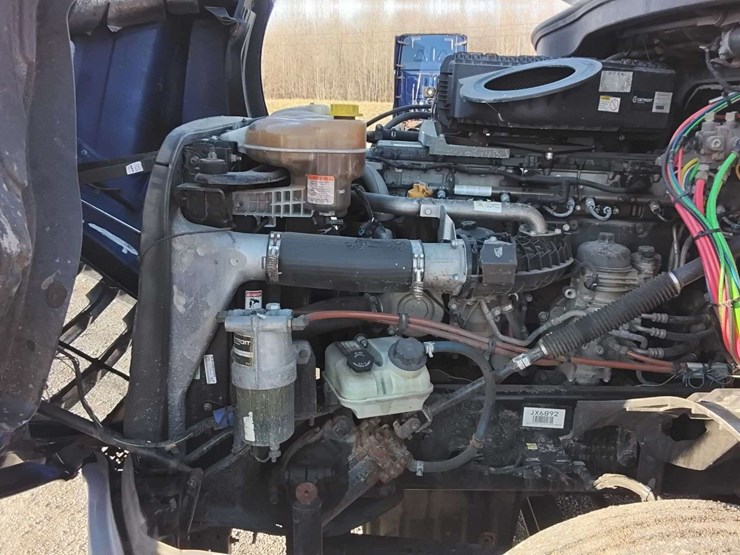 2018-freightliner-cascadia-126-image-14