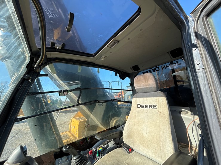 2019-deere-350g-lc-image-53