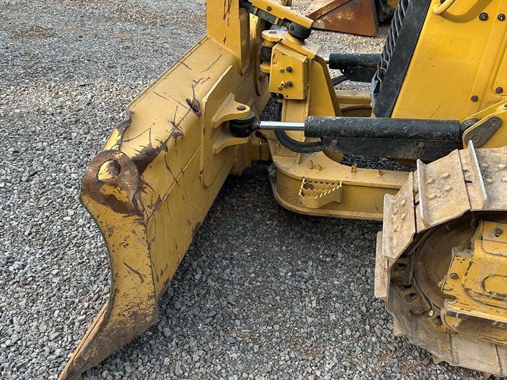 2023-caterpillar-d1-image-9