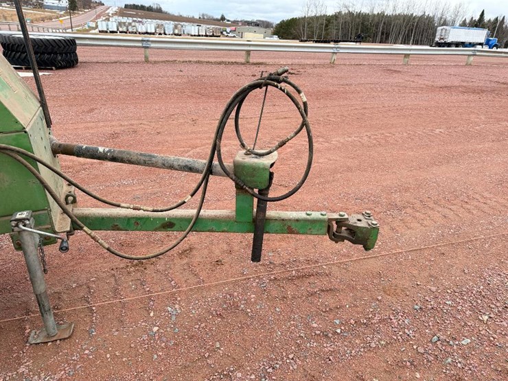 john-deere-336-image-24