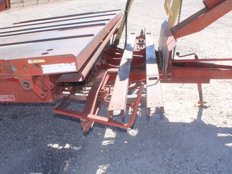 new-holland-1033-image-34