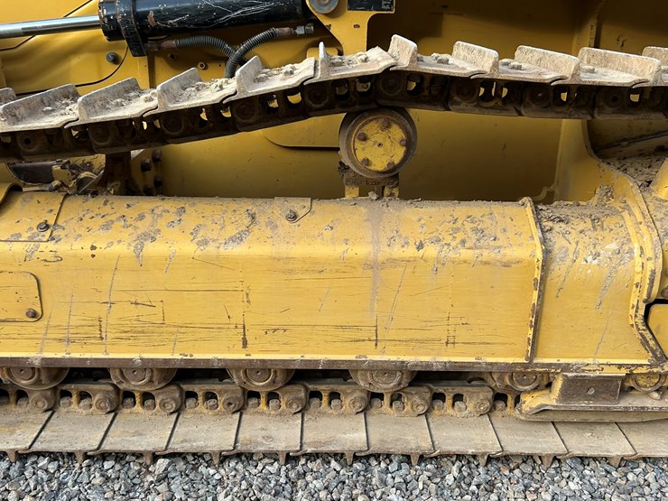 2023-caterpillar-d1-image-56