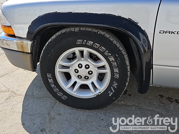 2001-dodge-dakota-sport-image-13