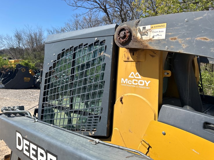 2015-deere-333e-image-28