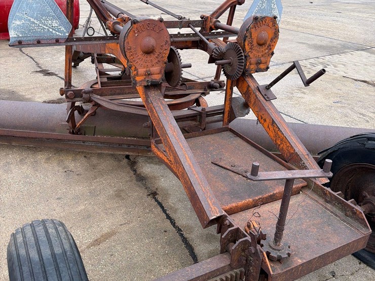 northfield-iron-company-#33-14ft-pull-type-road-grader-image-17