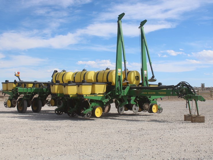 john-deere-7200-image-7