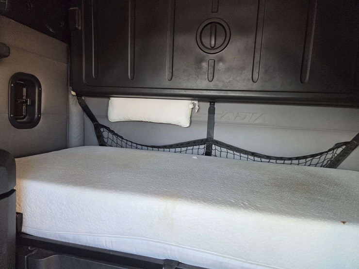 2019-freightliner-cascadia-3akjhhdr0kskr5281-mileage:-image-9