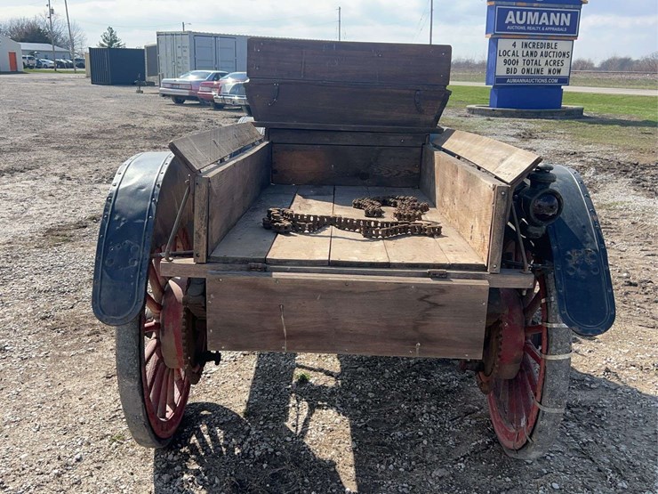 international-highwheeler-image-4