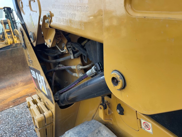 2017-caterpillar-259d-image-25