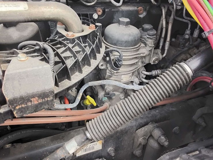 2019-freightliner-cascadia-pt126sl-3akjhhdr0kskl2228-mileage:-688348-image-22