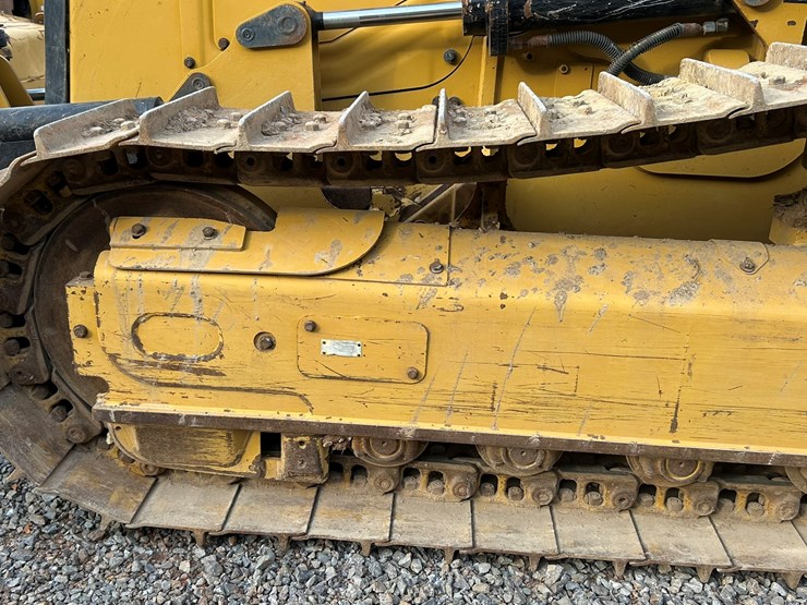 2023-caterpillar-d1-image-55