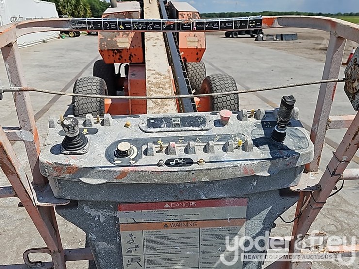 2016-jlg-600s-image-13